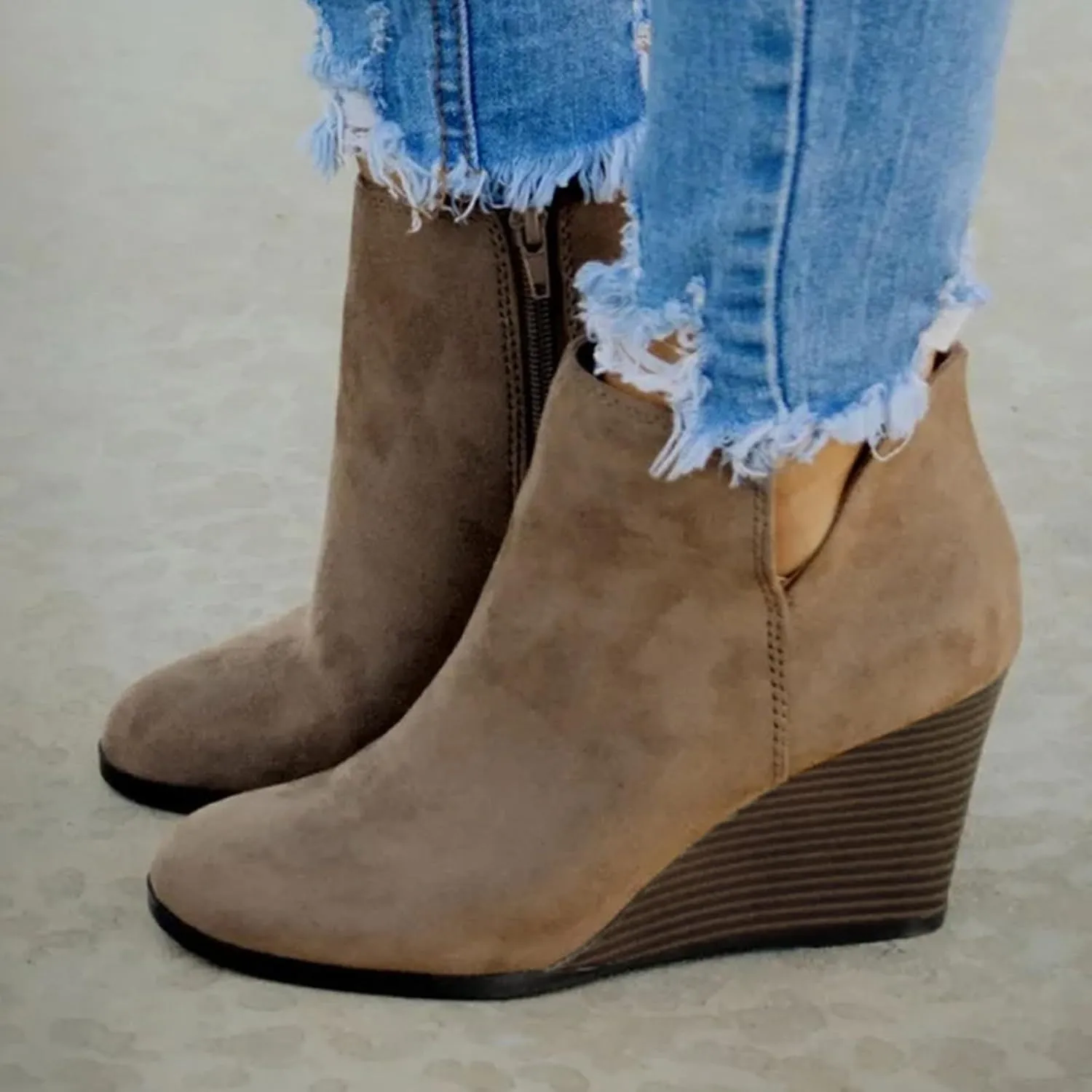 Cathalem Ankle Booties for Women, Womens Ankle Boots Pointed Toe Stacked Chunky Heels Tassels Side Zipper Booties