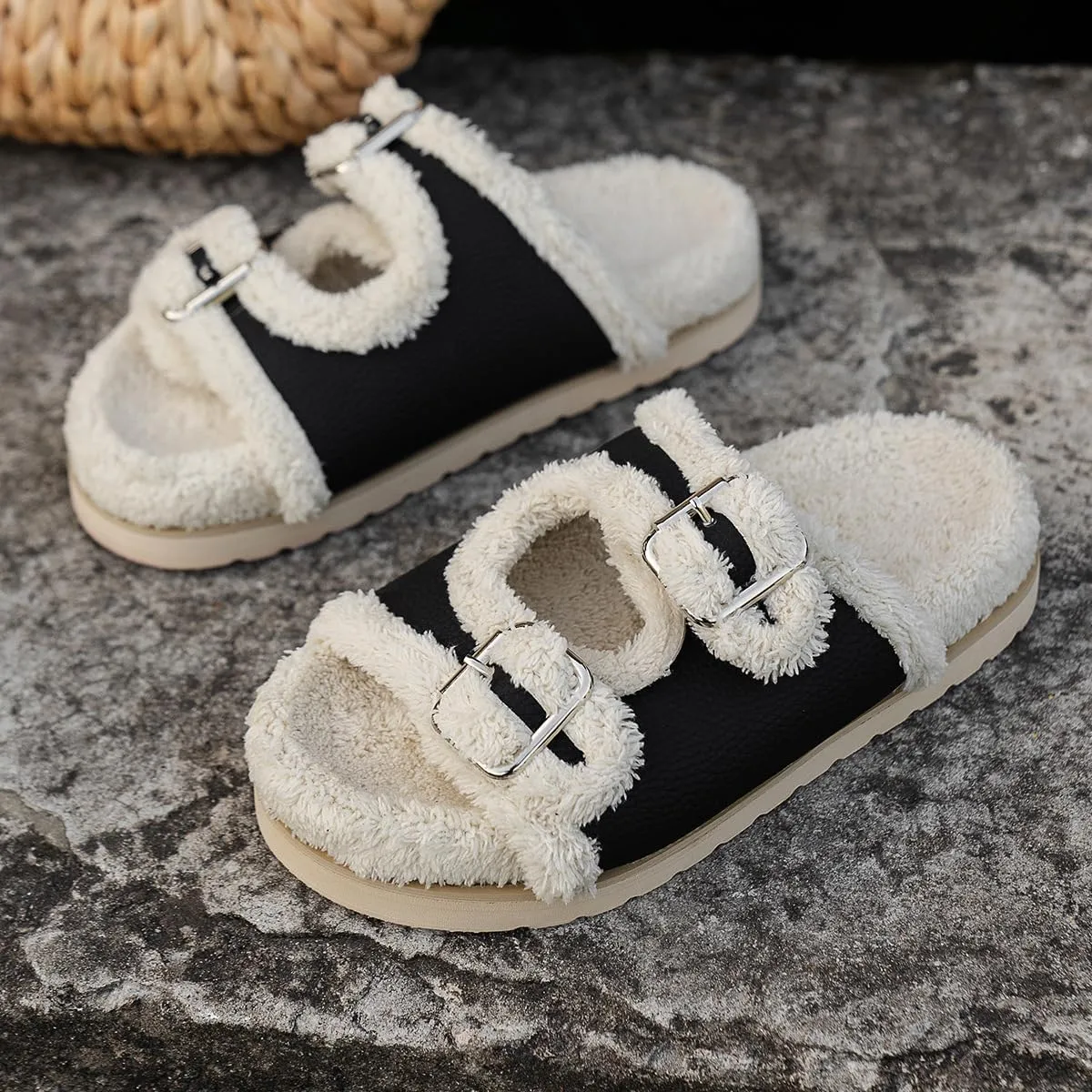 Plush Slippers Thick Sole Open Toe for Women Metal Buckle Fuzzy Slippers Fashion Cozy Fluffy Indoor Home Slipper