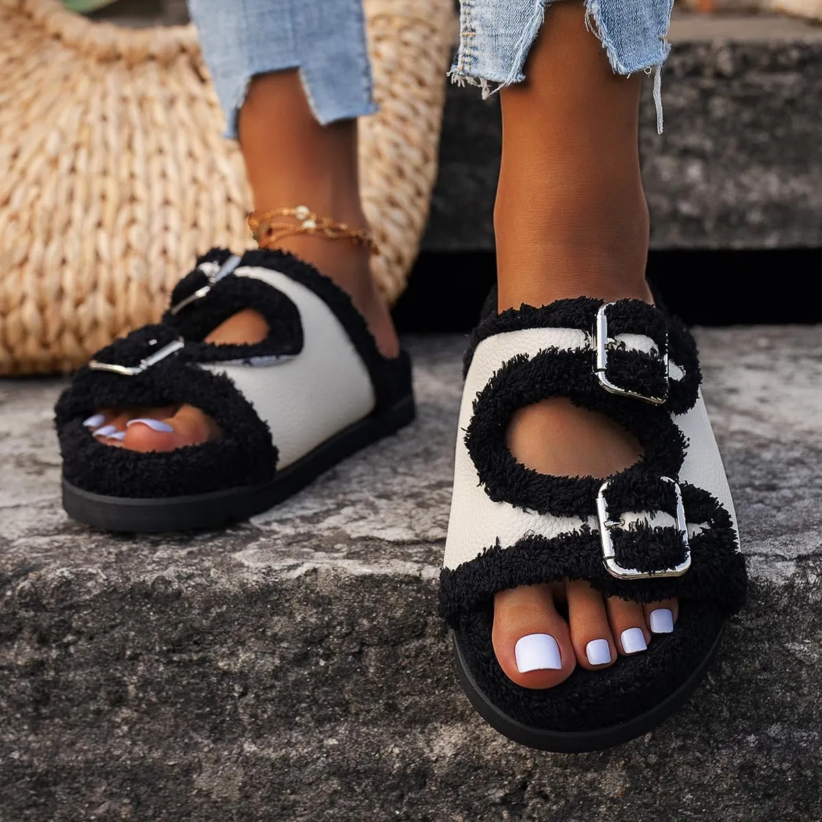 Plush Slippers Thick Sole Open Toe for Women Metal Buckle Fuzzy Slippers Fashion Cozy Fluffy Indoor Home Slipper